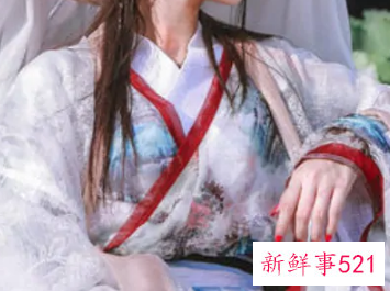 汉服男一片式下裙怎么穿