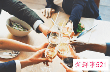 陪领导吃饭应酬的女人