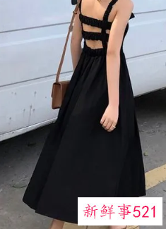 v领吊带背心搭配