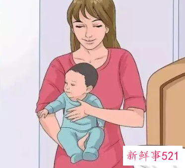 六个月宝宝抱着往后仰