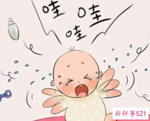 新生儿易惊手突然举起大哭