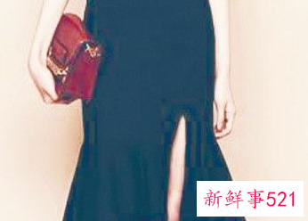 宽松t恤怎么搭配裙子