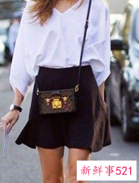 黑色包包搭配什么衣服