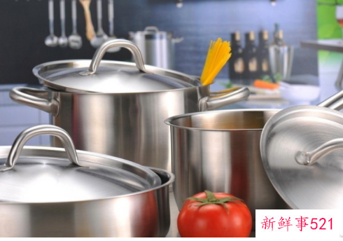新不锈钢锅使用前怎么有黑色东西