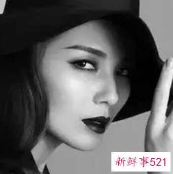 风流女看指甲下一句是什么