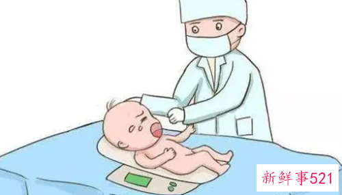 新生儿护理与喂养的注意事项