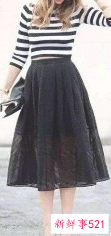 摆裙上面配啥上衣