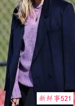 45岁的女人穿什么颜色的衣服好看