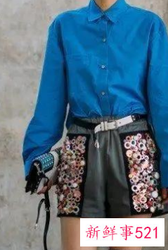 45岁的女人穿什么颜色的衣服好看