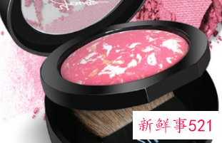 粉色腮红怎么画甜美妆容