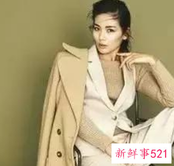 风流女看指甲下一句是什么