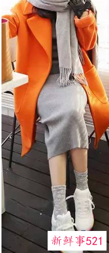 大衣搭配连衣裙