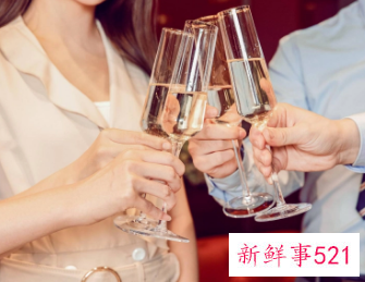 不喝酒该不该用茶敬