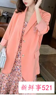 修身连衣裙搭什么外套