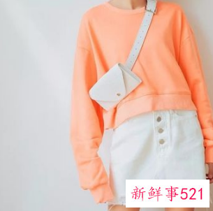 橙色的上衣怎么搭配