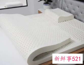 乳胶床垫上面铺什么好