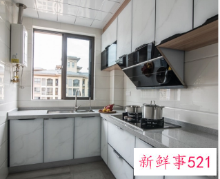 厨房柜门什么颜色好