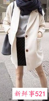 大衣搭配连衣裙