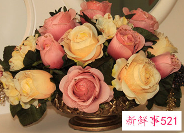 餐桌上放什么花寓意好