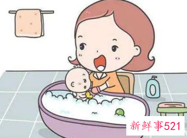 怎么给宝宝擦洗脖子