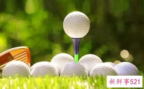 打高尔夫球的姿势