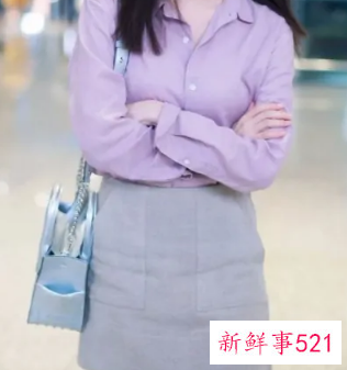 短裙配外套的图片