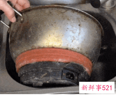 厨房的老油味特别重怎么去除