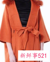 橙色大衣的整体搭配