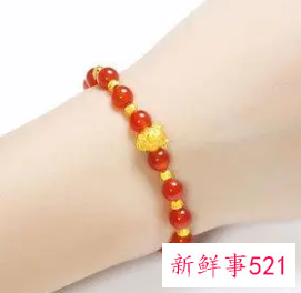 女人转运珠手链戴哪只手最好