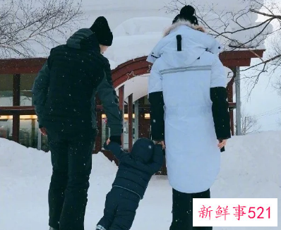 黄晓明晒出自己44岁庆生照