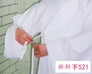 汉服男一片式下裙怎么穿