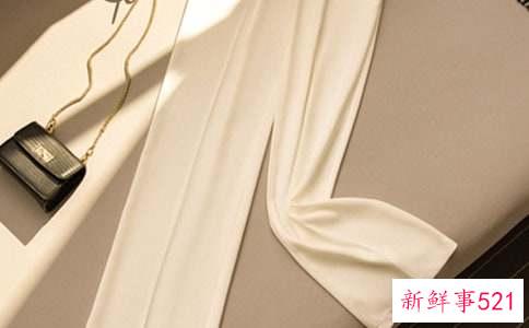 长款卫衣搭配什么裤子好看