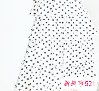 宽松t恤怎么搭配裙子