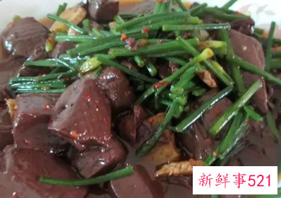 猪血和什么食物搭配最好