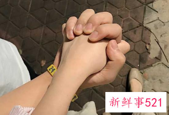 为什么被男生牵手会慌张