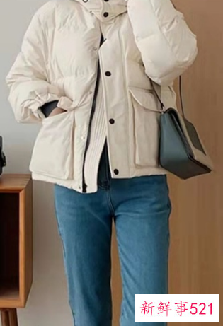 高腰直筒牛仔裤怎么配上衣