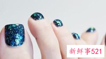 夏天涂什么脚指甲好看