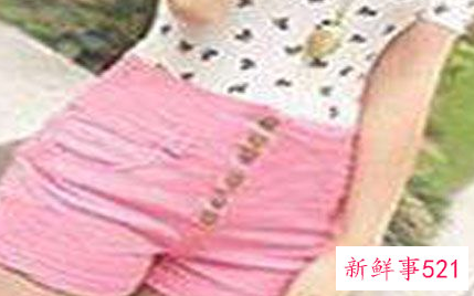 黑白条纹裤子搭配什么上衣