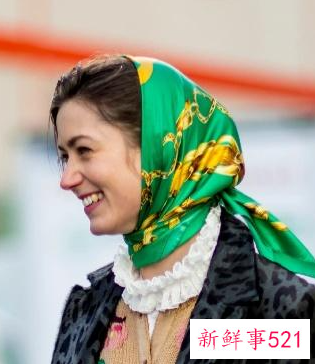 包包怎么系丝巾