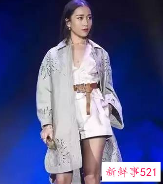 肤色黑适合穿什么颜色的衣服