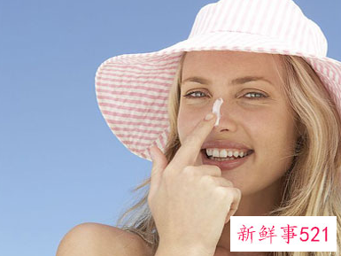 秋天皮肤干燥长痘