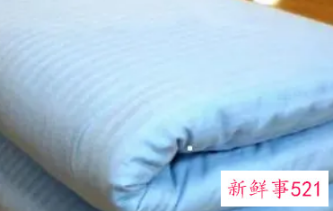 黄颜色被子是死人盖的吗