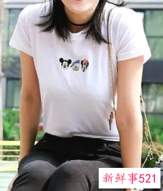 夏季穿白色还是黑色