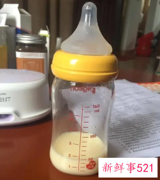 二胎初乳是什么颜色