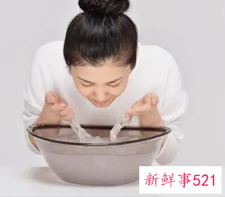 拿什么洗脸可以美白