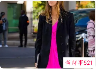 紫色和玫红色是不是同色系