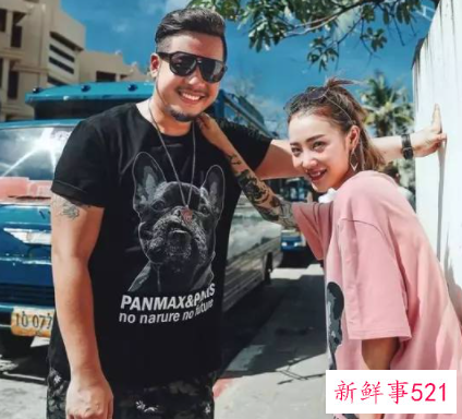 皮肤黑的人穿什么衣服比较好