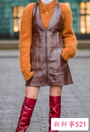 v领毛衣里面配衬衫