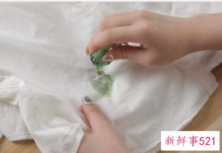 用什么方法可以去除衣服上的笔渍