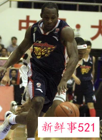 下赛季易建联重回榜首，84年外援老将被迫告别